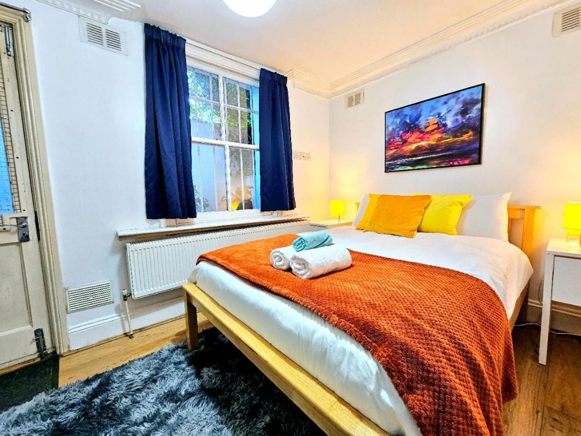 Spacious & Cosy 2 Bedroom Home Plus 2 Sofa-Beds With Private Entrance And Back Patio, 3 Min Walk To Earl'S Court Station Londra Exterior foto