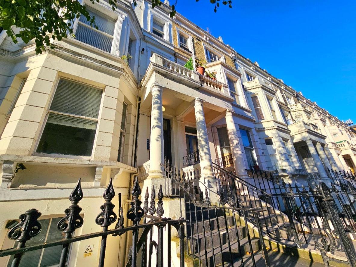 Spacious & Cosy 2 Bedroom Home Plus 2 Sofa-Beds With Private Entrance And Back Patio, 3 Min Walk To Earl'S Court Station Londra Exterior foto