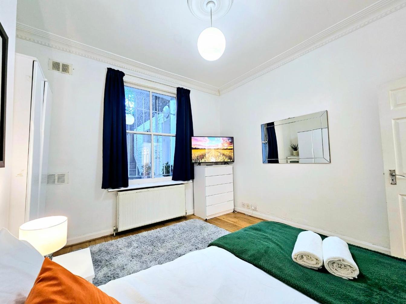 Spacious & Cosy 2 Bedroom Home Plus 2 Sofa-Beds With Private Entrance And Back Patio, 3 Min Walk To Earl'S Court Station Londra Exterior foto