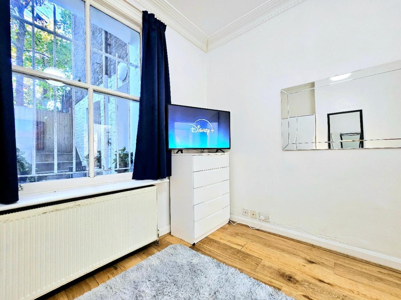 Spacious & Cosy 2 Bedroom Home Plus 2 Sofa-Beds With Private Entrance And Back Patio, 3 Min Walk To Earl'S Court Station Londra Exterior foto